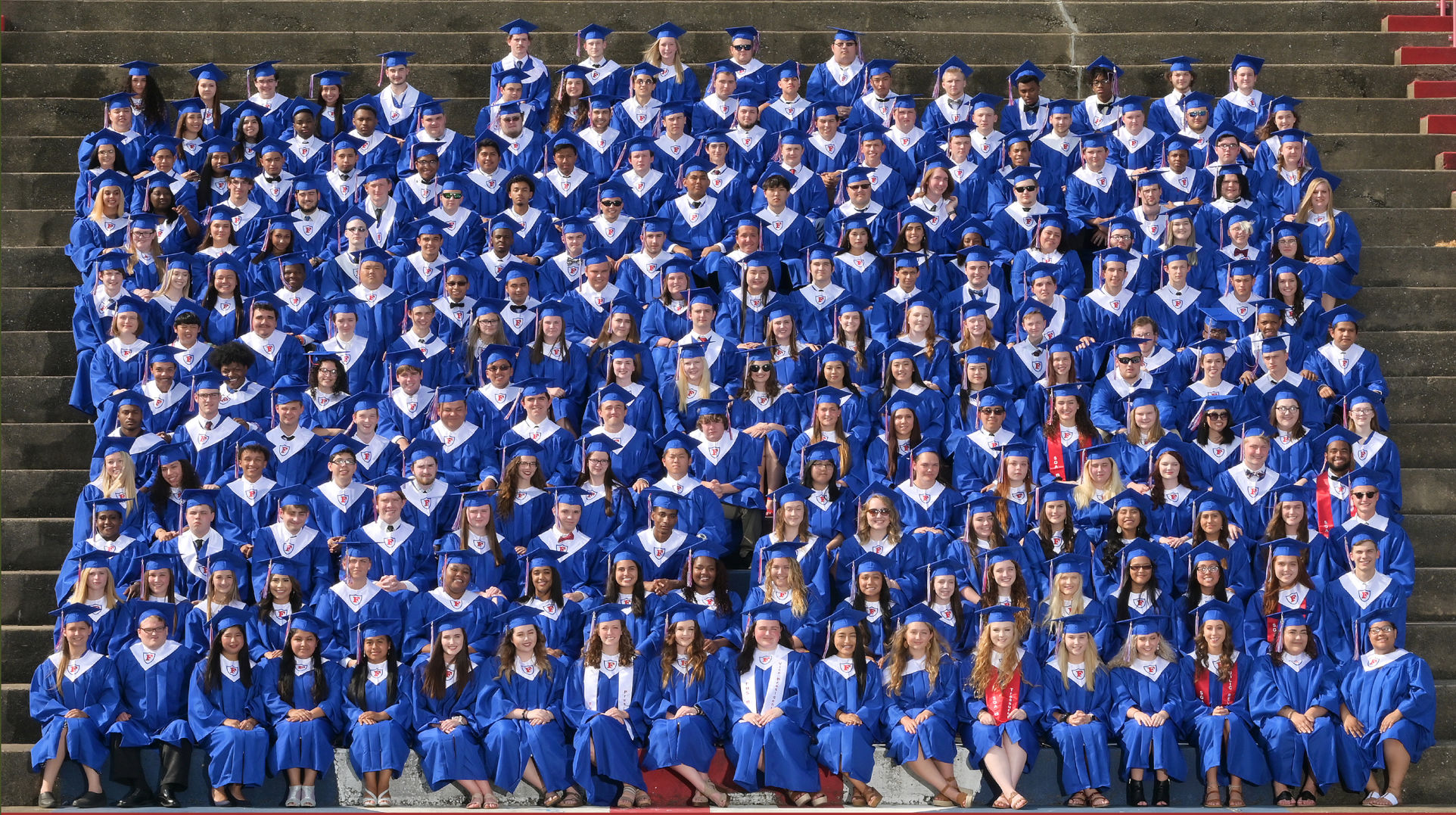 FHS 2019 Class Photo.jpg
